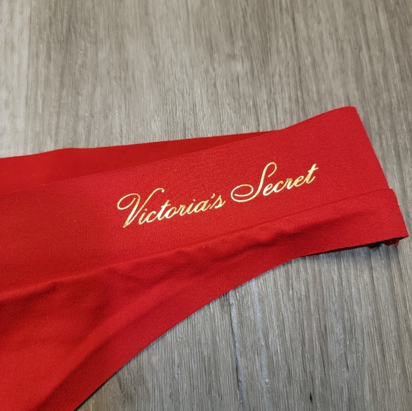 NWT!! Incredible by VS Thong! - Picture 3 of 5